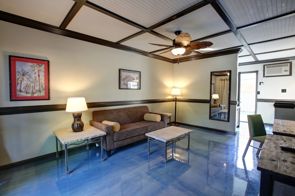 Caliente Tropics Hotel 28/34