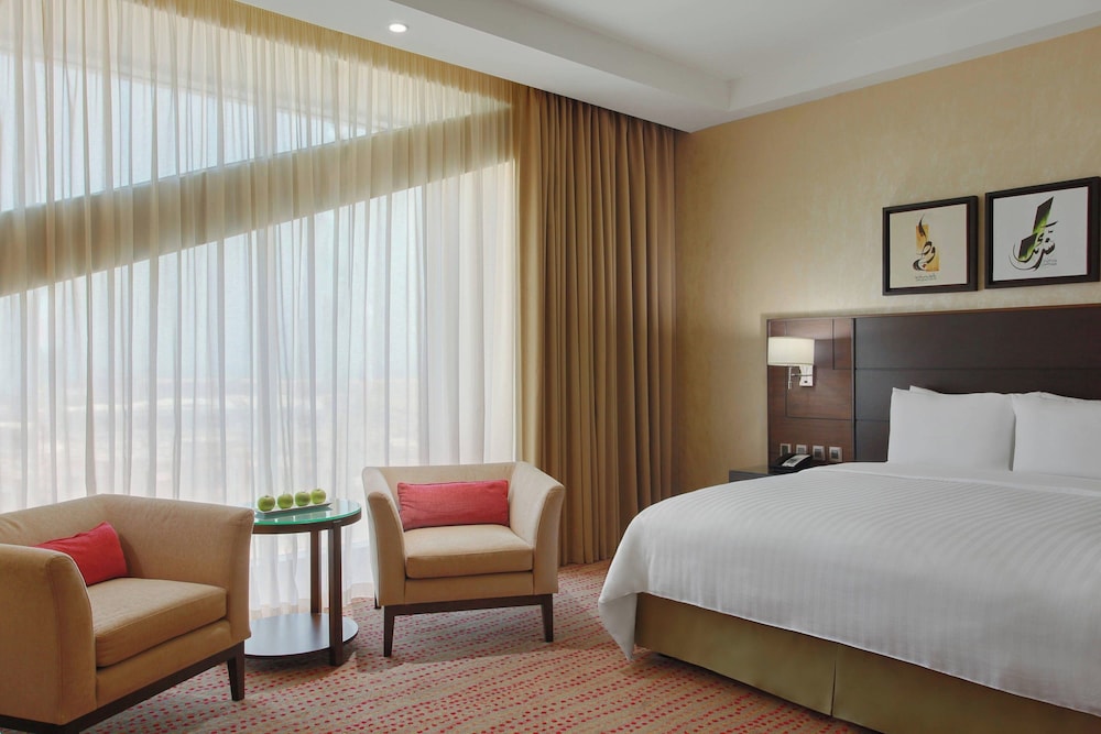1 Bedroom, Royal, Suite, King Bed, Sofa, Smoking