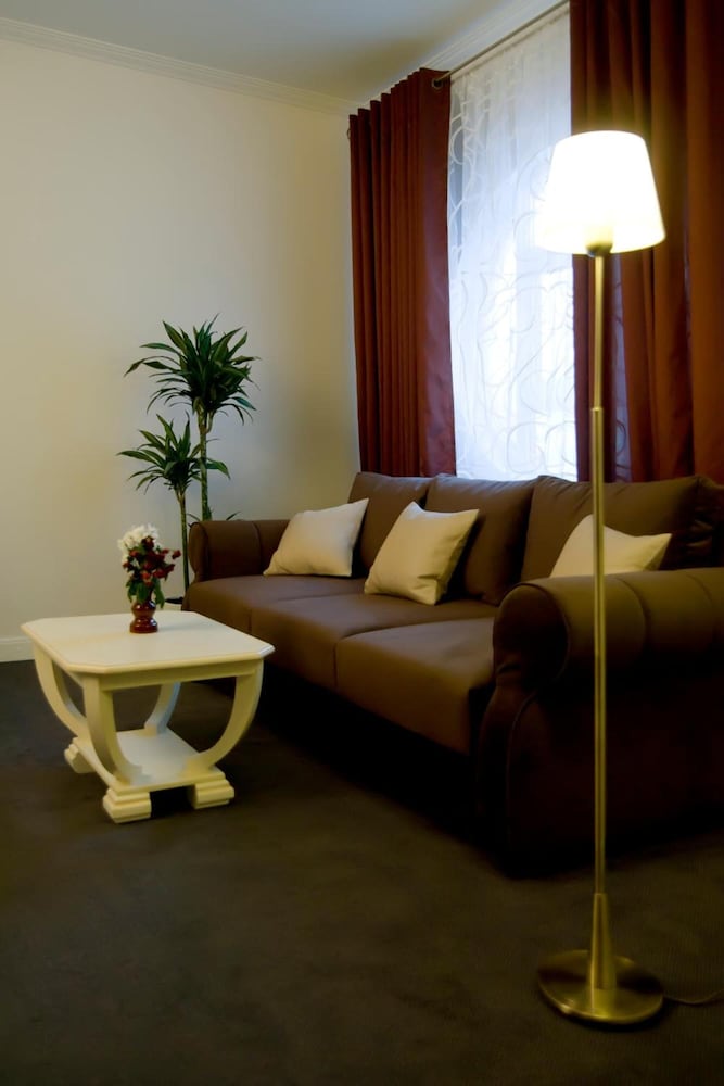 Villa Rossa Hotel 24/34