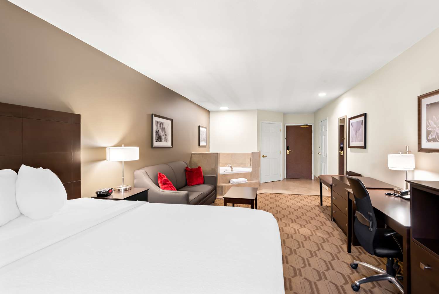 Suite, King Bed