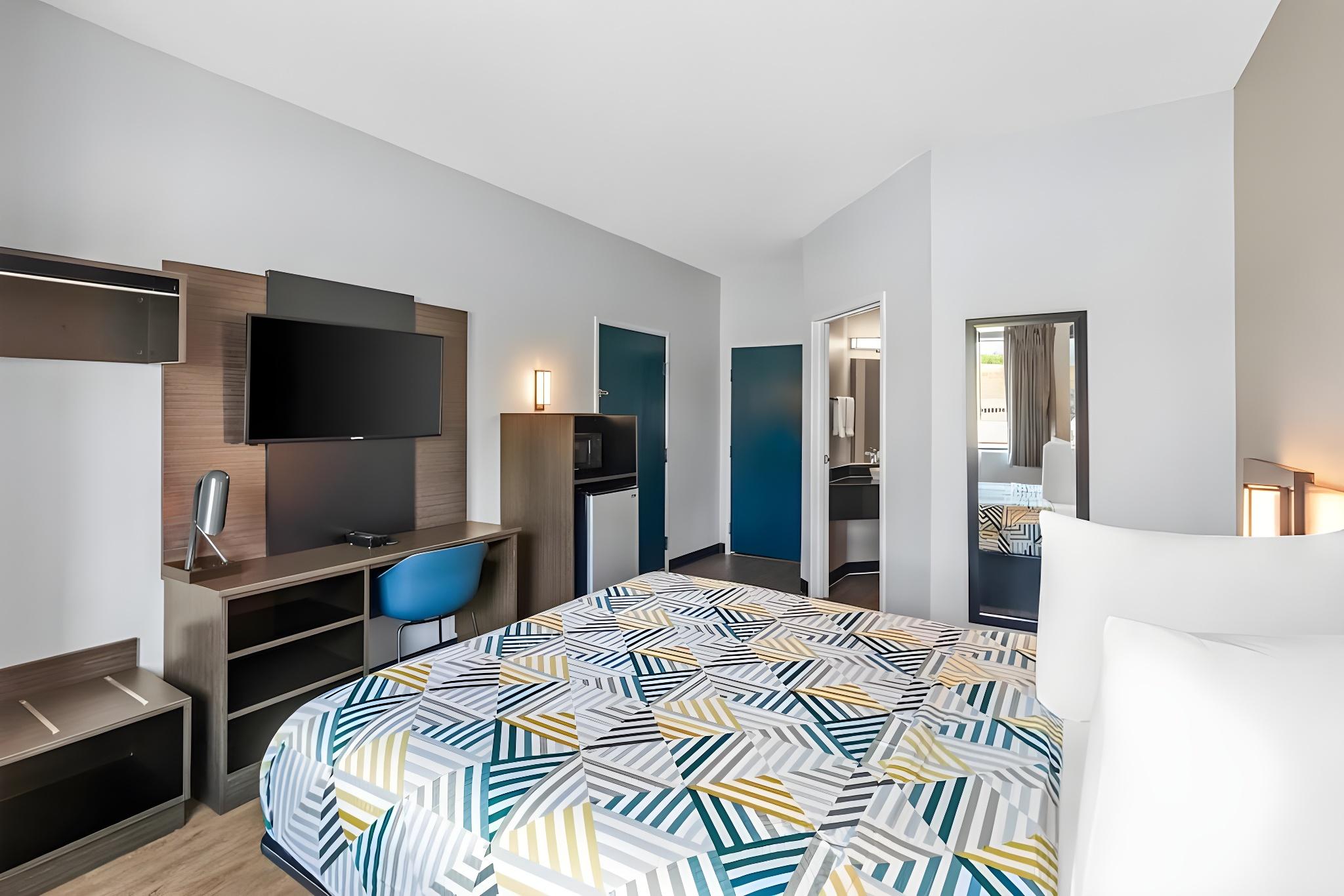 2 Full Beds - Non-Smoking