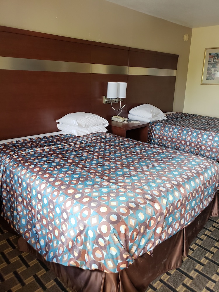 Taylor village inn and suites 5/26
