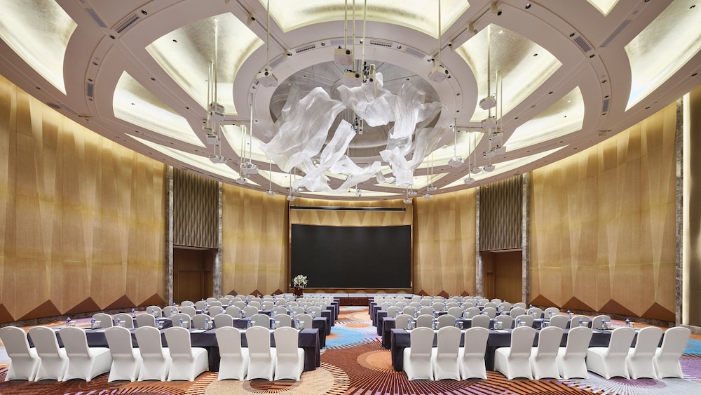 Holiday Inn Xining Hot-Spring 52/58