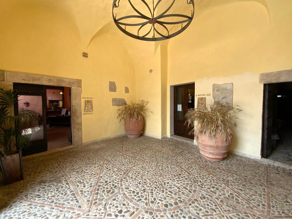 Castello Di Titignano 32/50