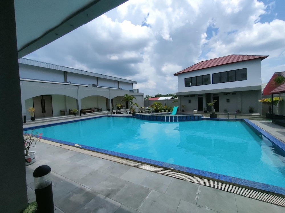 BRITS Hotel Pangkalan Bun 58/67