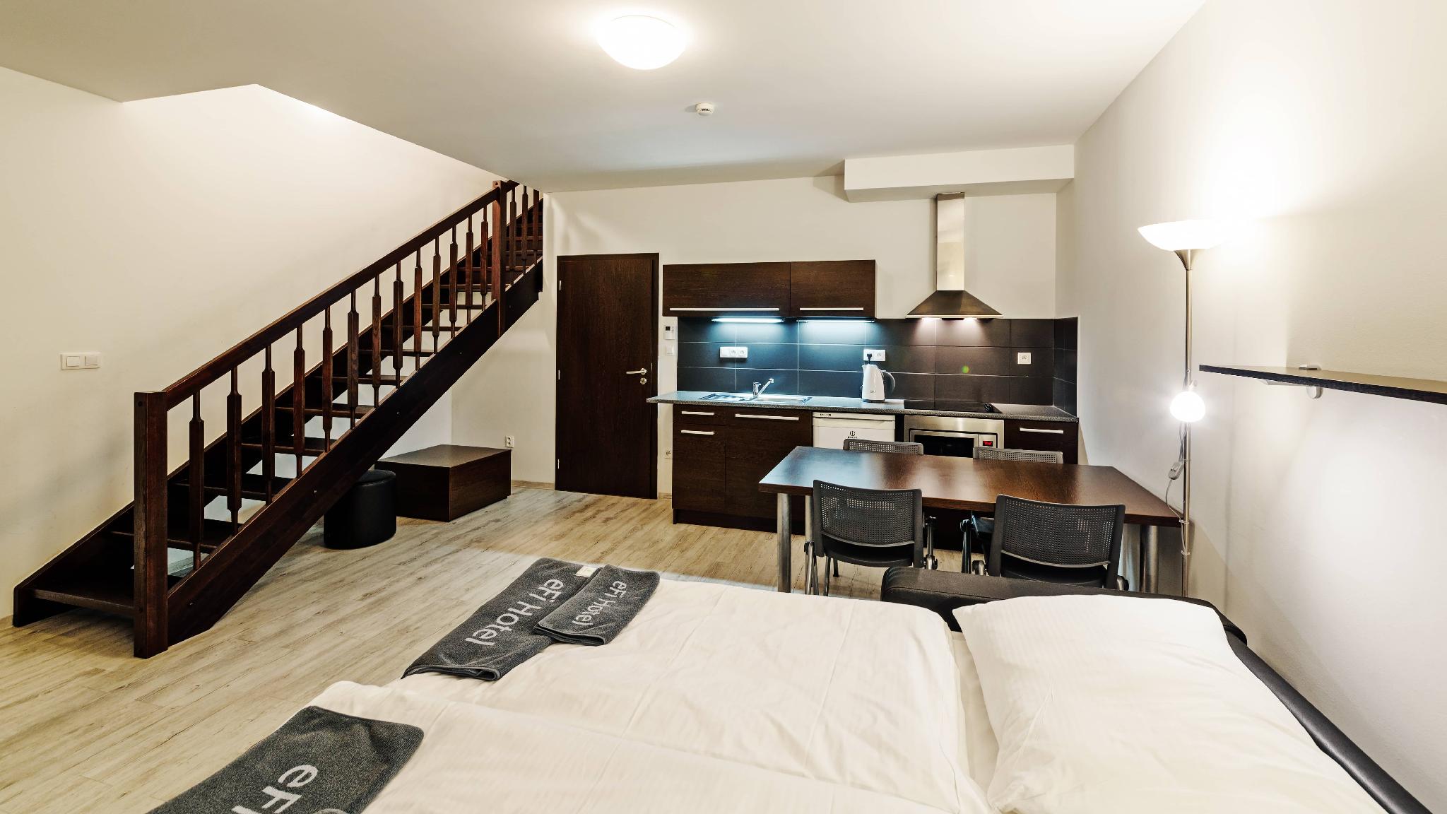 Duplex, Suite