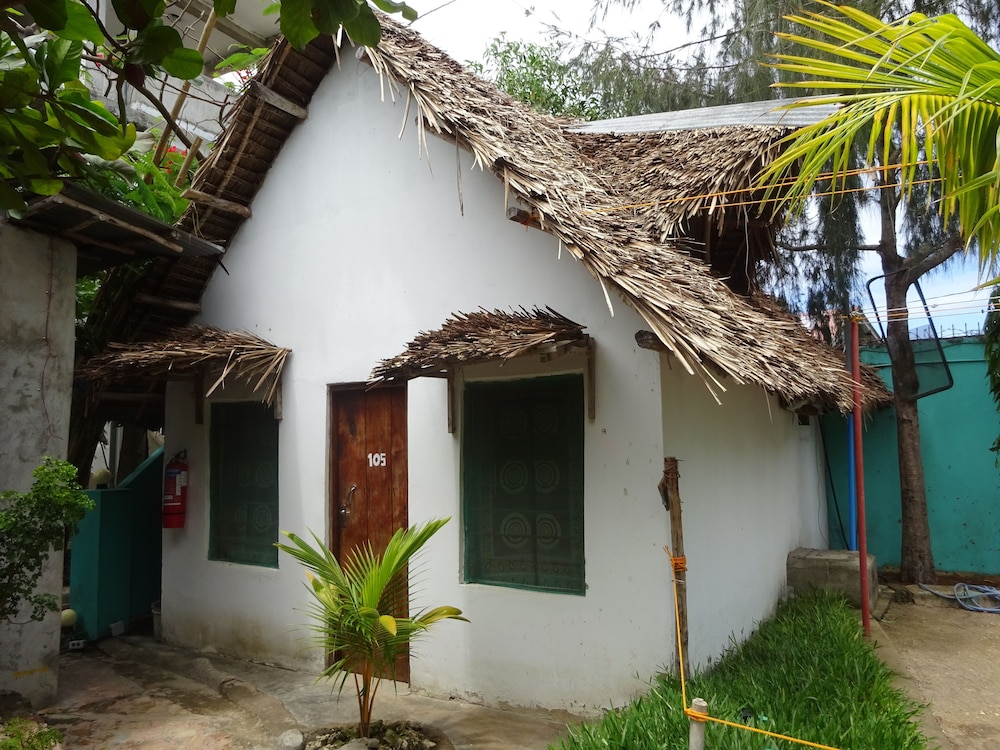 Homeland Swahili Lodge 3/34