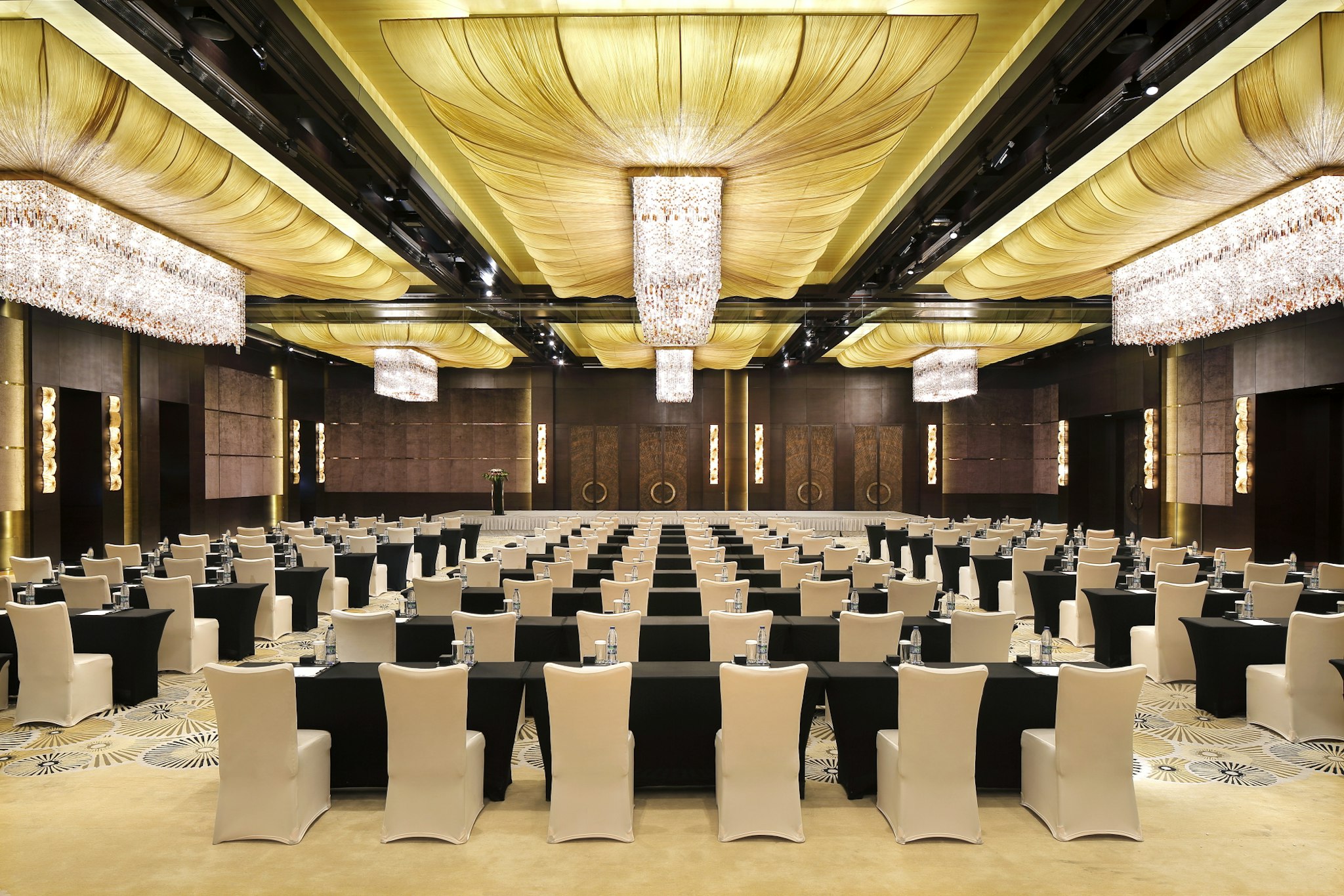 Intercontinental Ningbo 68/79