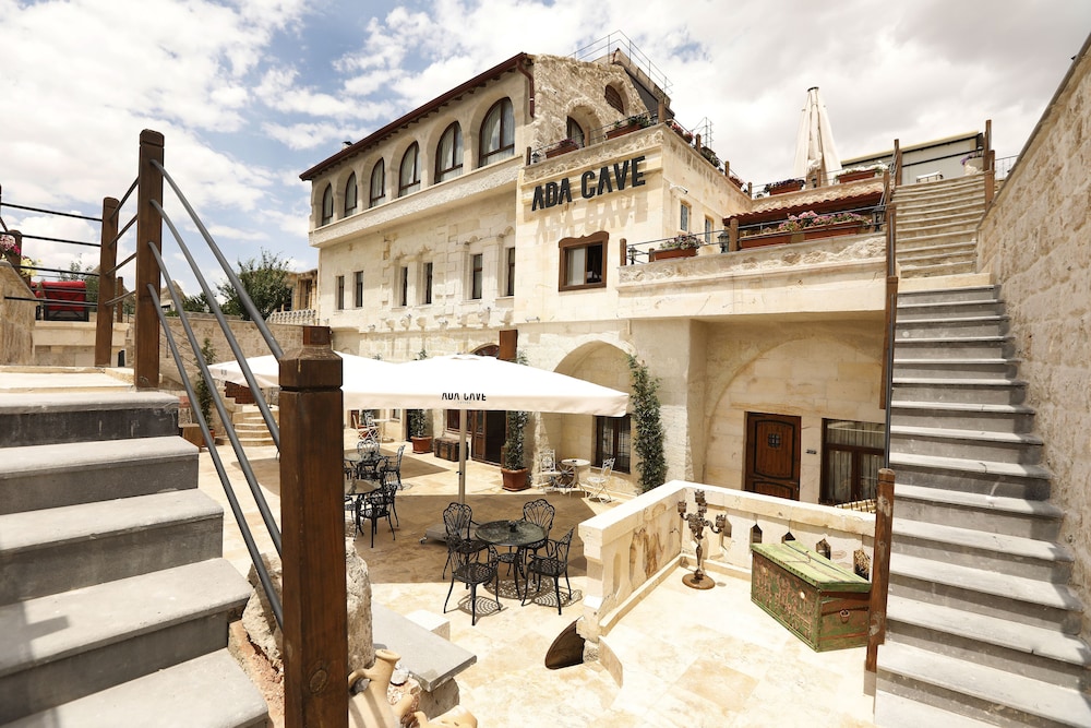 Ada Cave Suites 7/50