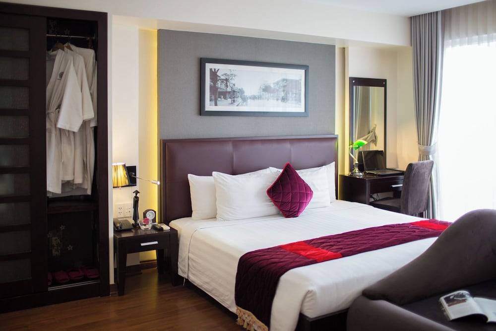 HOUSE, 2 QUEEN BEDS