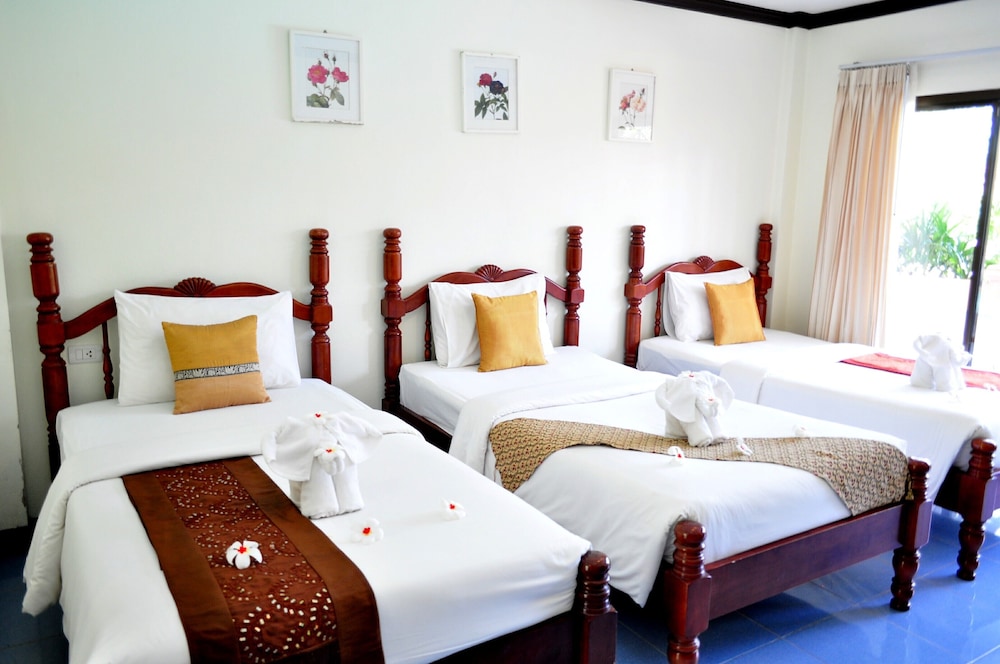 LANTA SEAFRONT RESORT 28/66