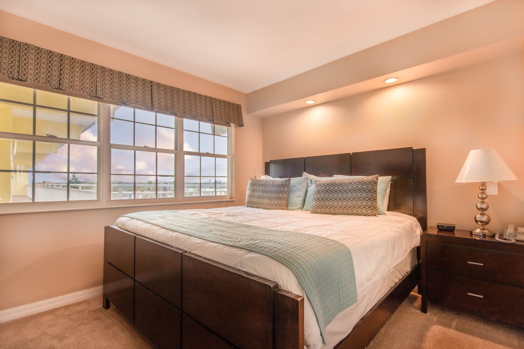 APARTMENT, KING BED, OCEAN VIEW