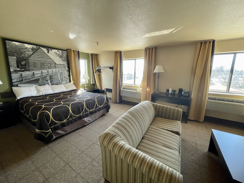 Super 8 by Wyndham Macon 12/16