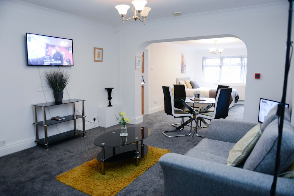 Bridle Lodge Superior Apartments 26/50