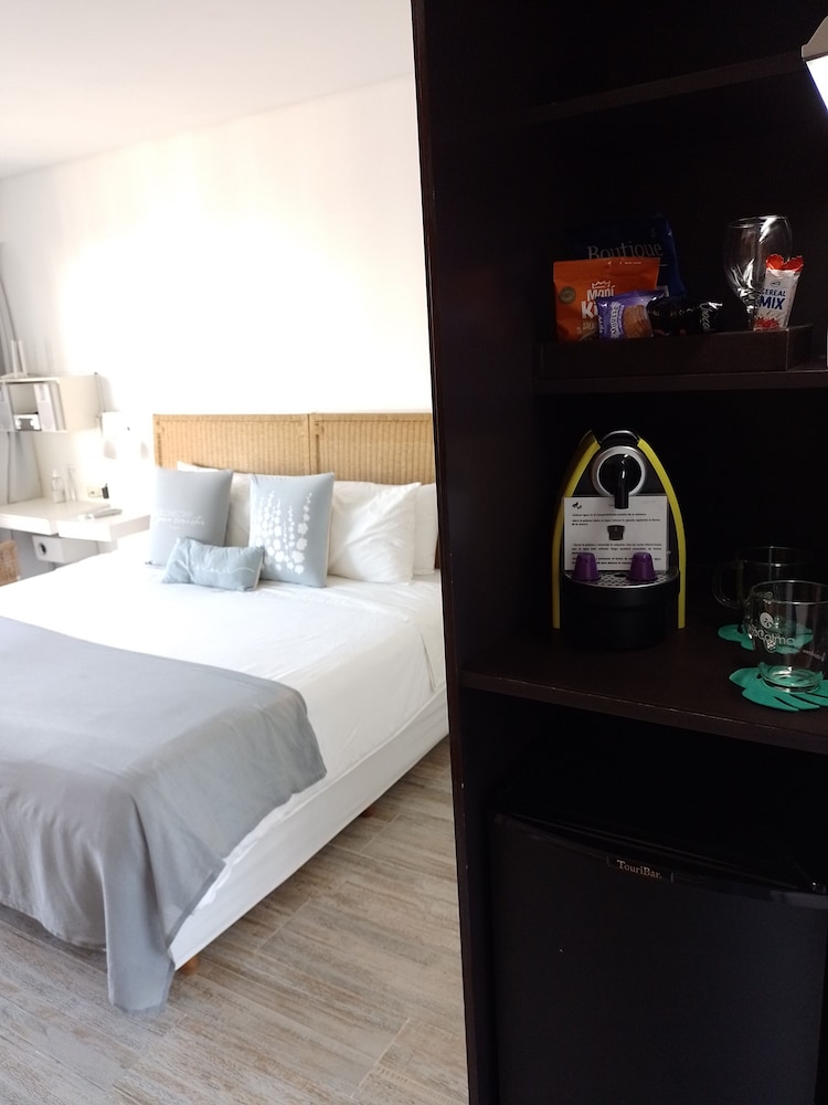 CASACALMA HOTEL 6/64