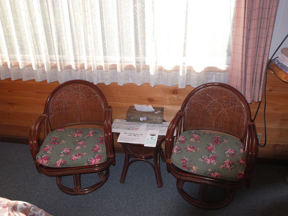 Turtle Inn Nikko 33/63