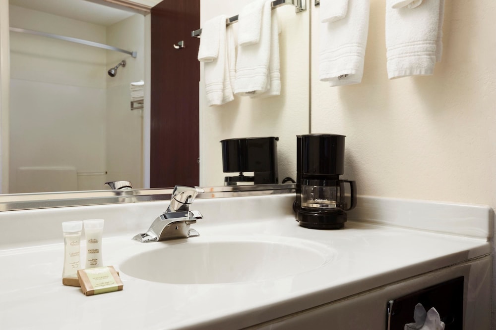 Super 8 By Wyndham Aurora/Naperville Area 17/39