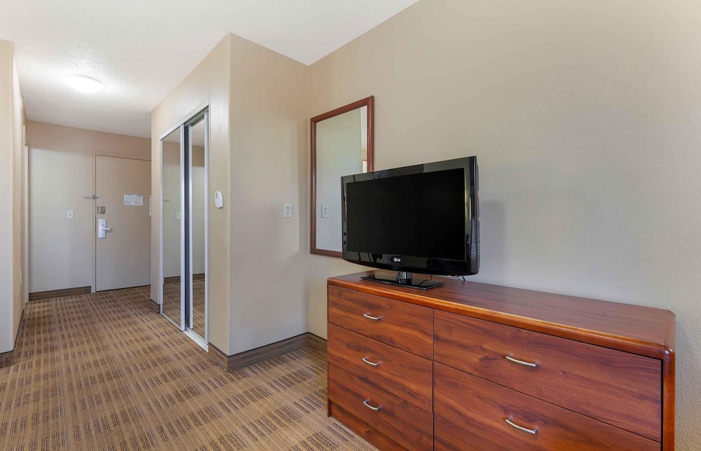 Extended Stay America - Rockford - State Street 9/54