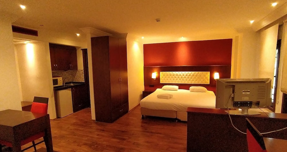 MANGANA KONAK HOTEL 30/64