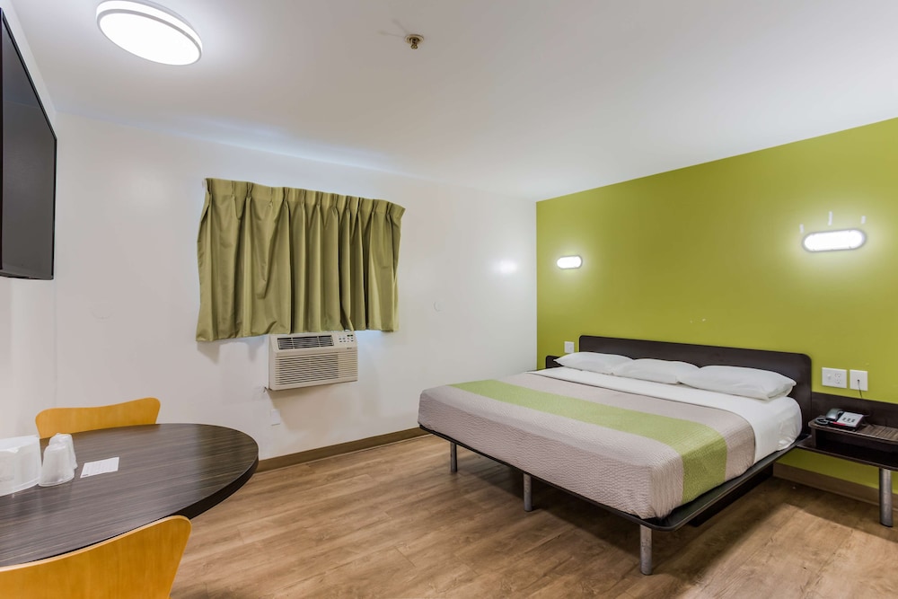 STANDARD, KING BED