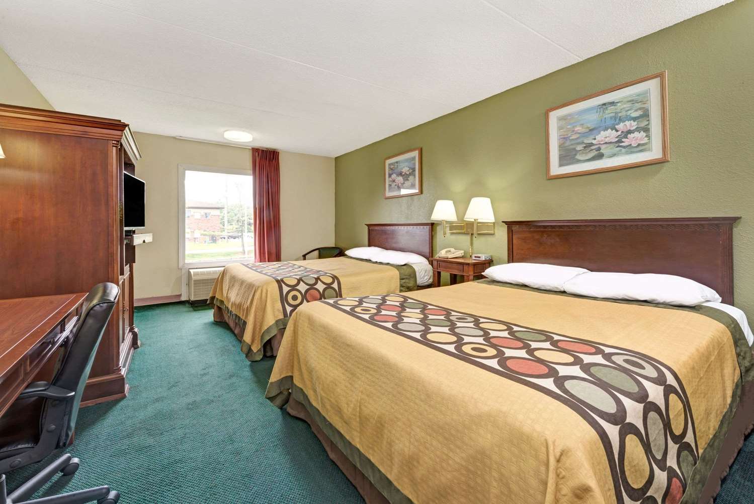 Super 8 by Wyndham Indianapolis South 6/17