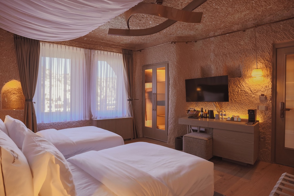 Alfina Cave Hotel 7/50