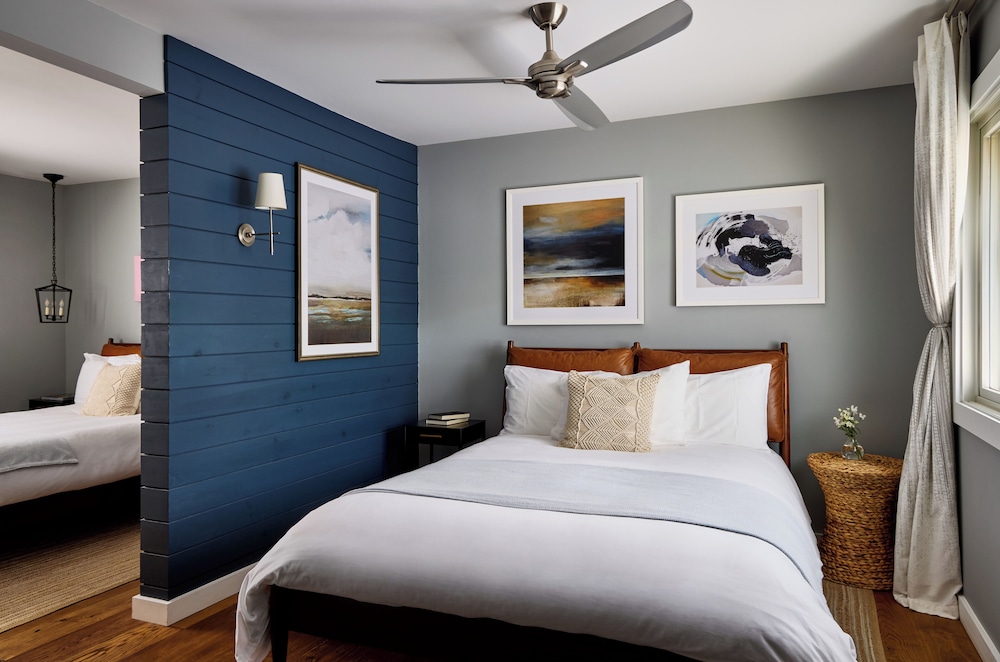 Atlantic, 2 Queen Beds