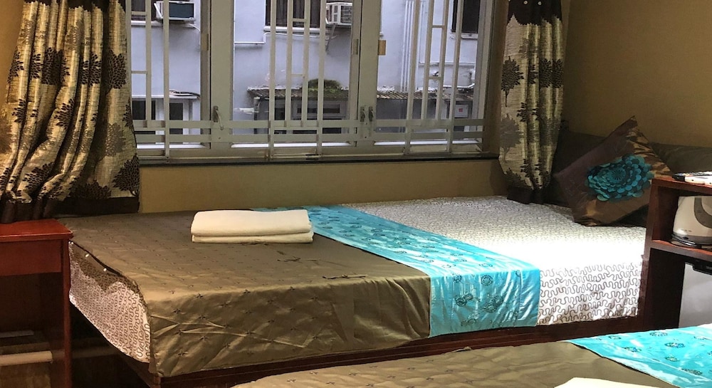 Rich Hotel 10/50