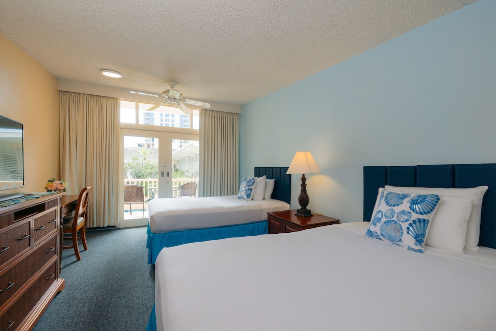 Deluxe, 1 King or 2 Double Beds, Pool View, Balcony