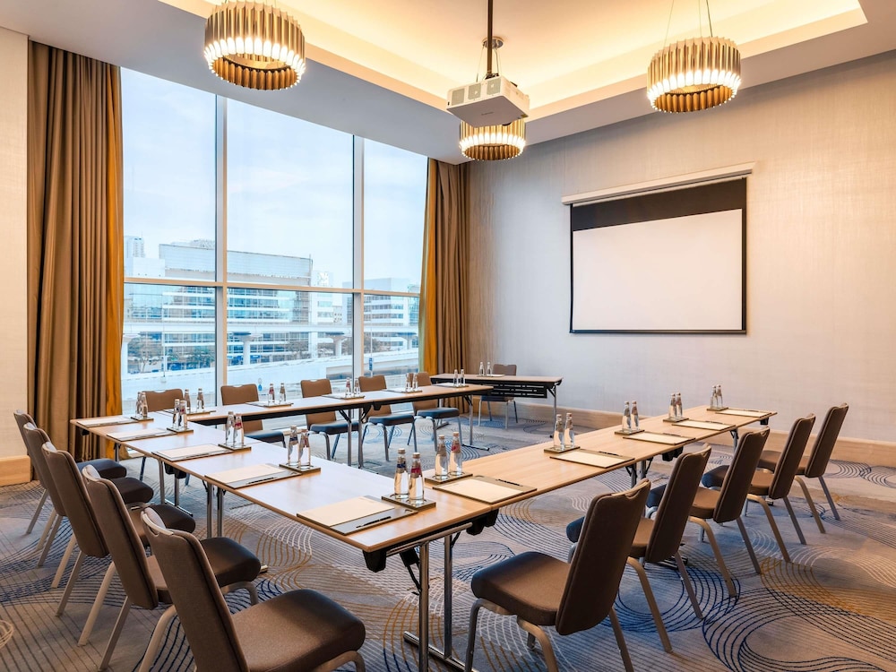 Grand Plaza Movenpick Media City 22/26