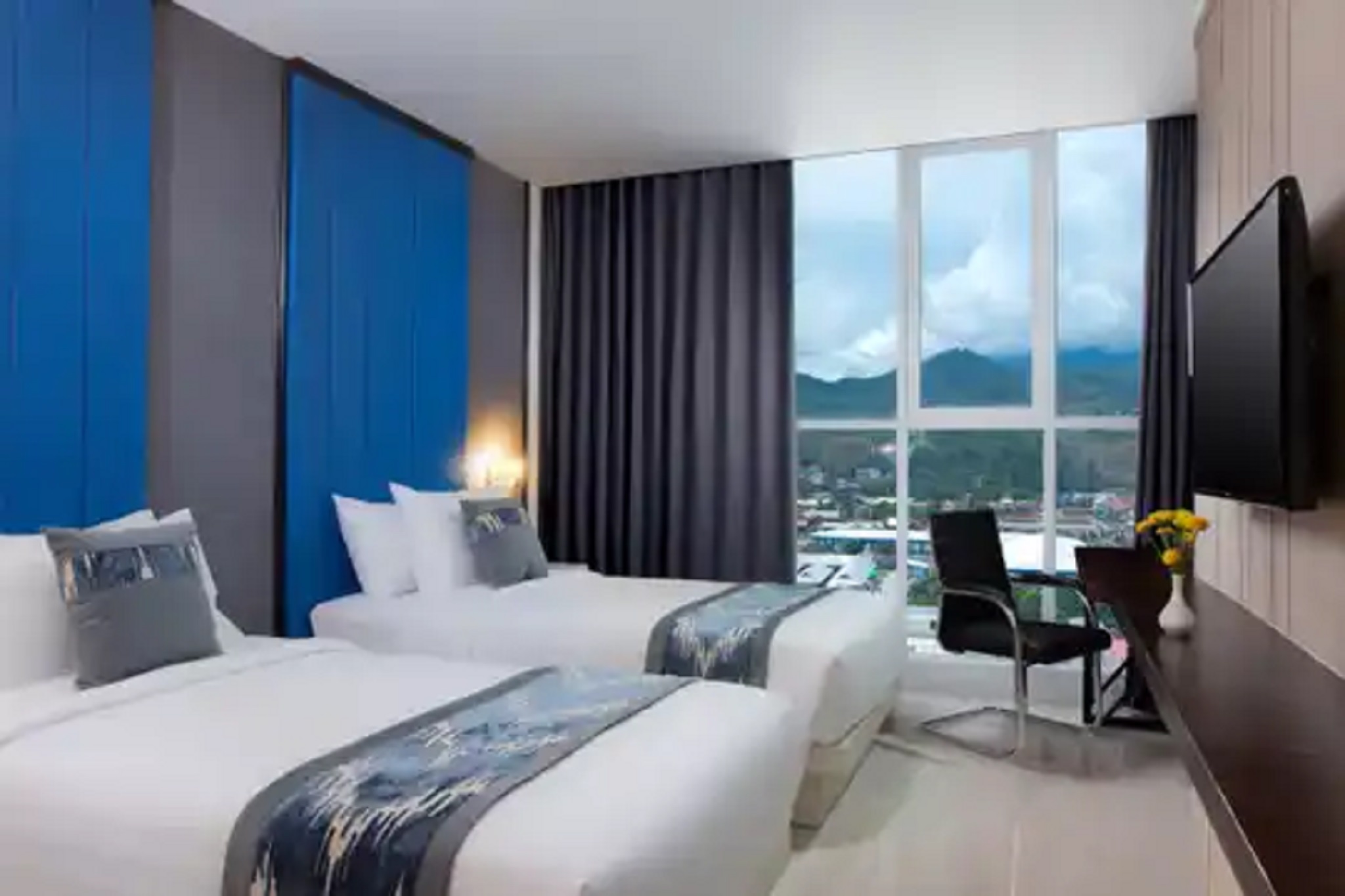 Deluxe, Twin Beds