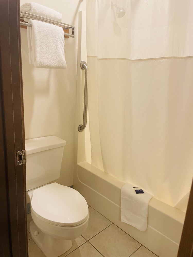 Americas Best Value Inn Sandpoint 42/49