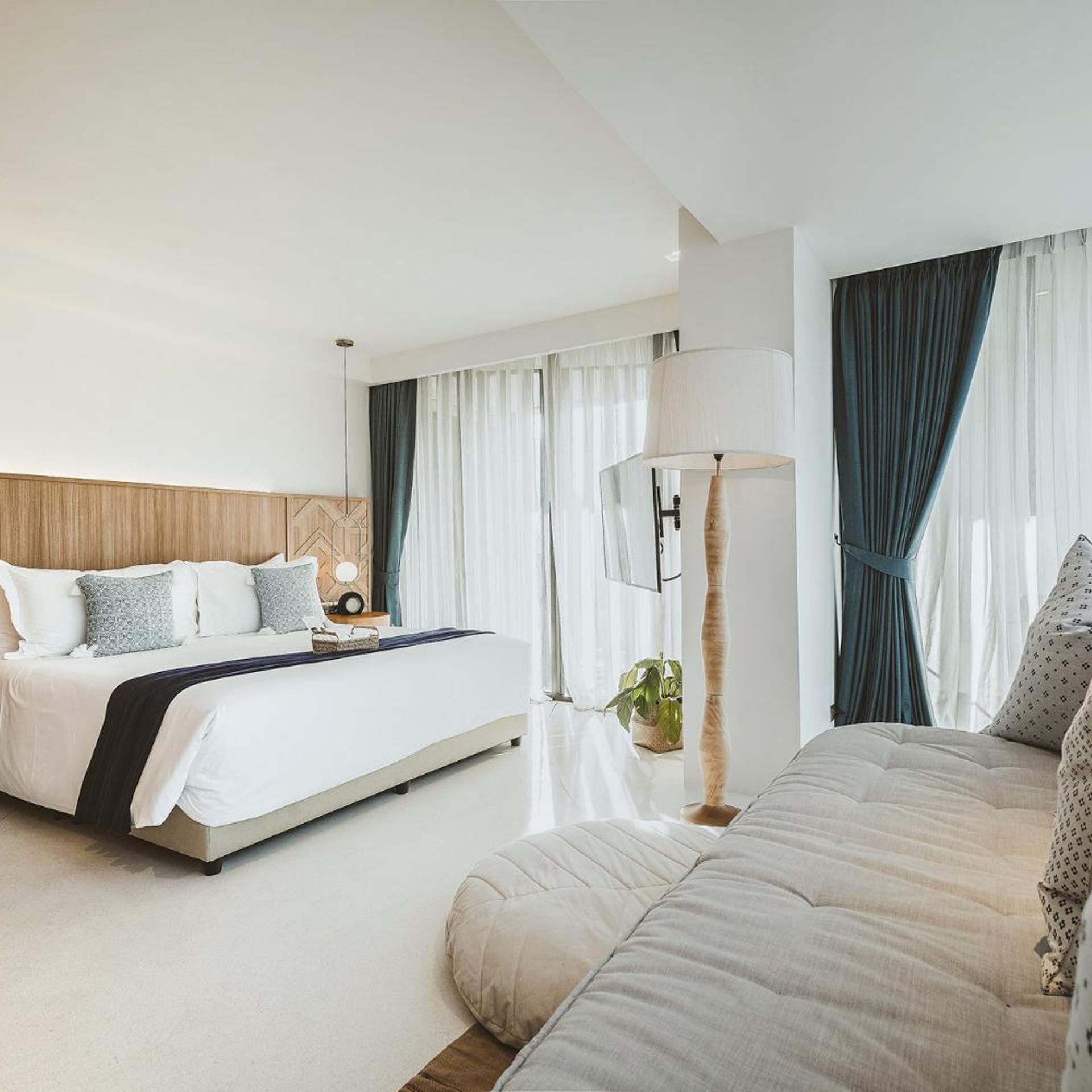 LANNA, SUITE, POOL VIEW
