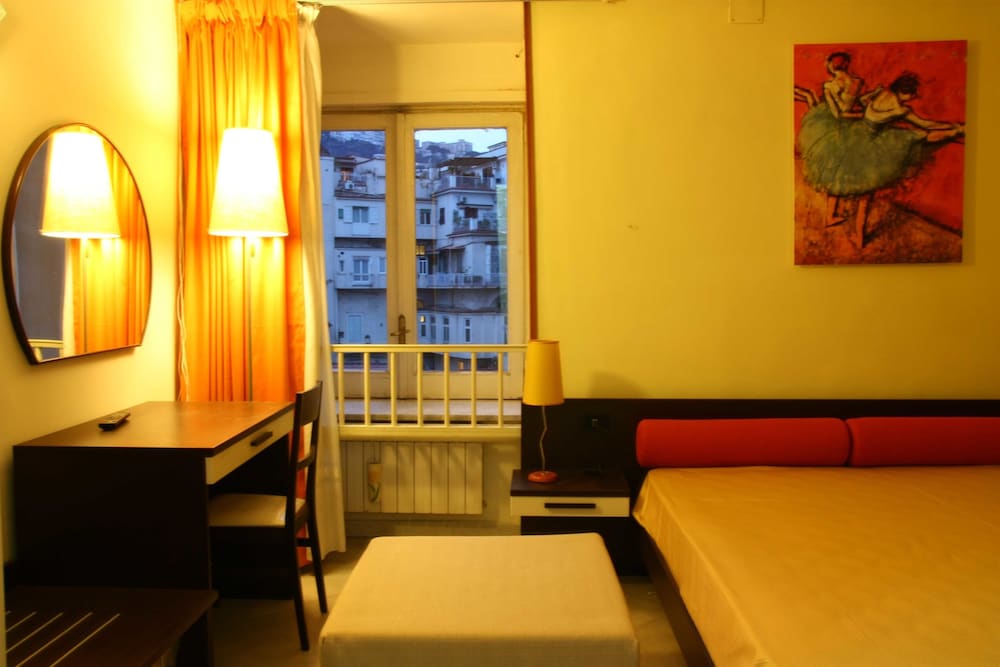 Hotel Maison Degas 40/67