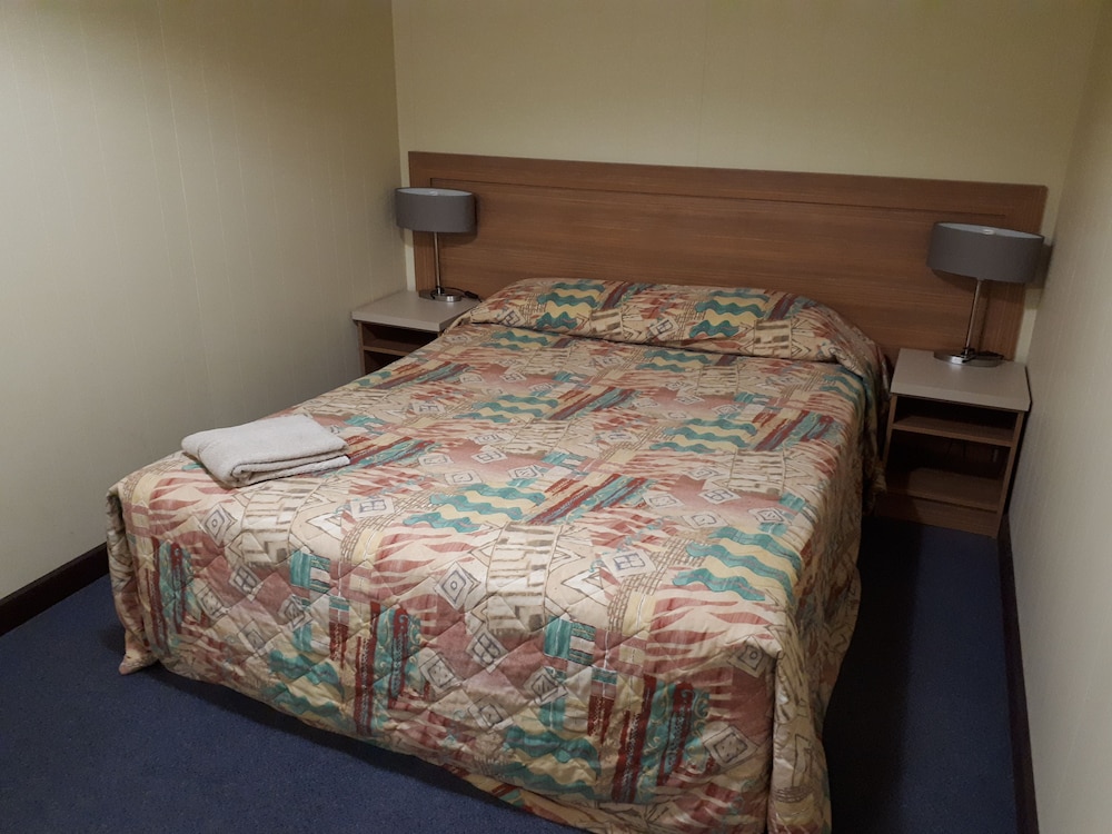 Opal Inn Hotel Motel 16/68
