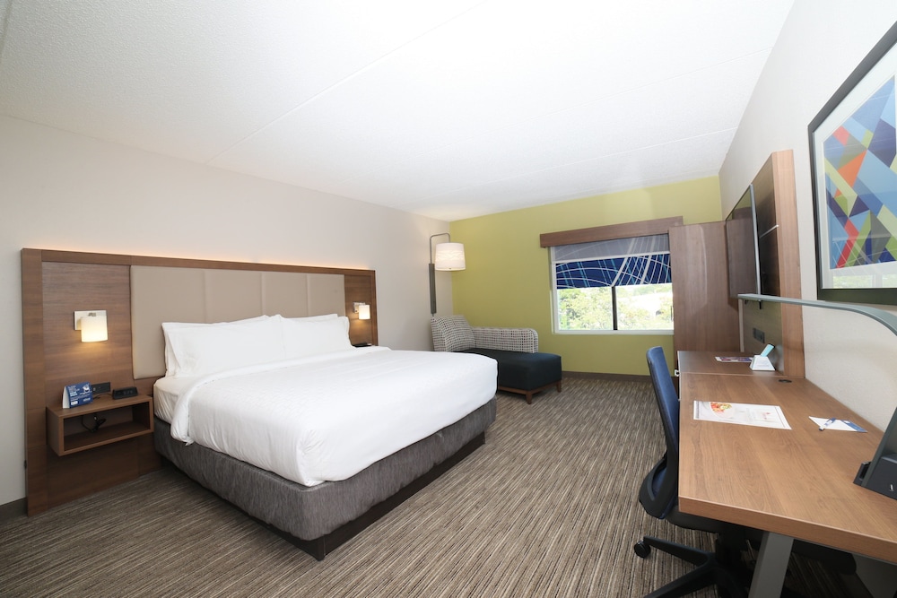 Holiday Inn Express Naperville 26/69