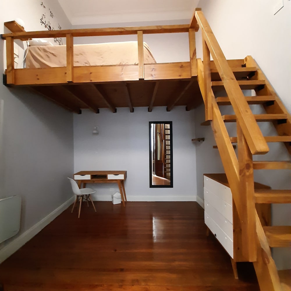 Sabatico Travelers Hostel 39/50