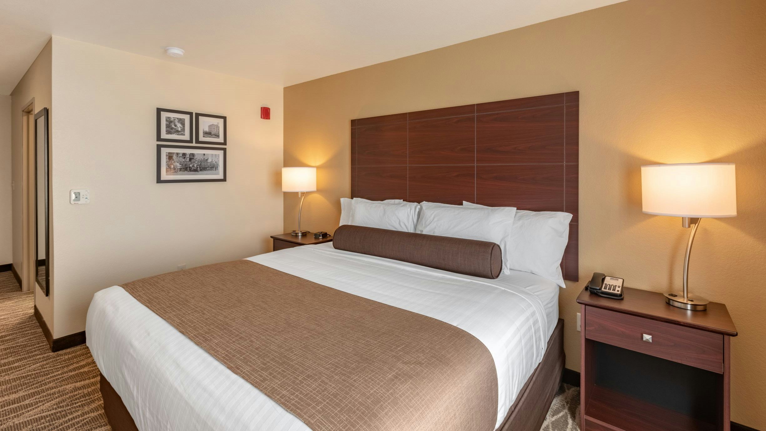 Cobblestone Hotel & Suites - Hartford 23/57