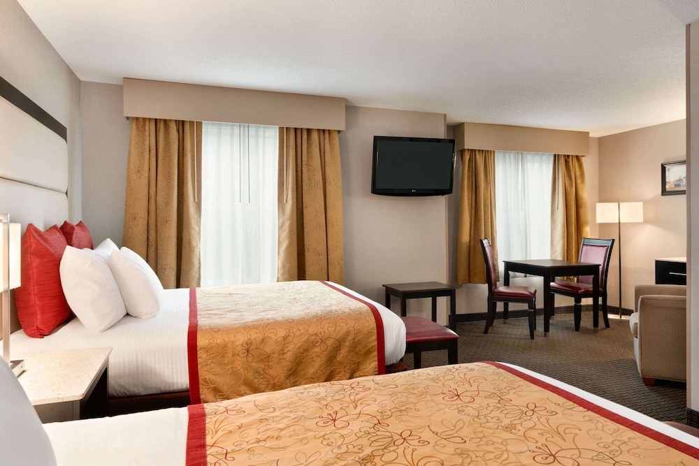 Lancaster Suites 12/37