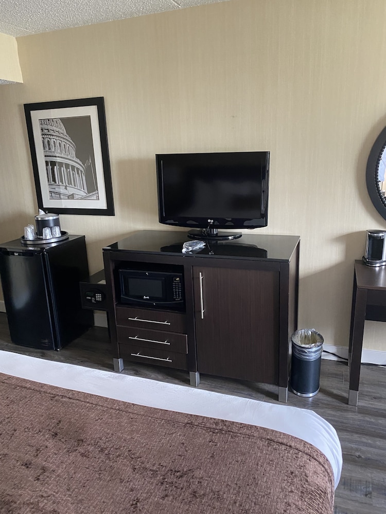 Wingate by Wyndham Springfield 51/60