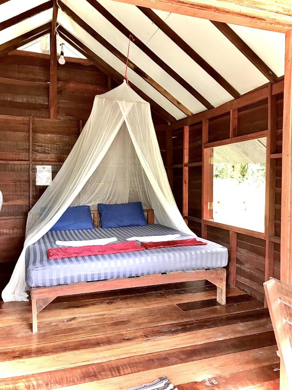 Frog Beach House 30/50