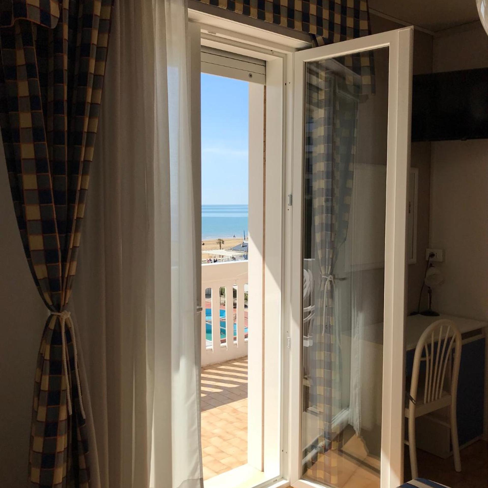 Hotel Riviera 6/50