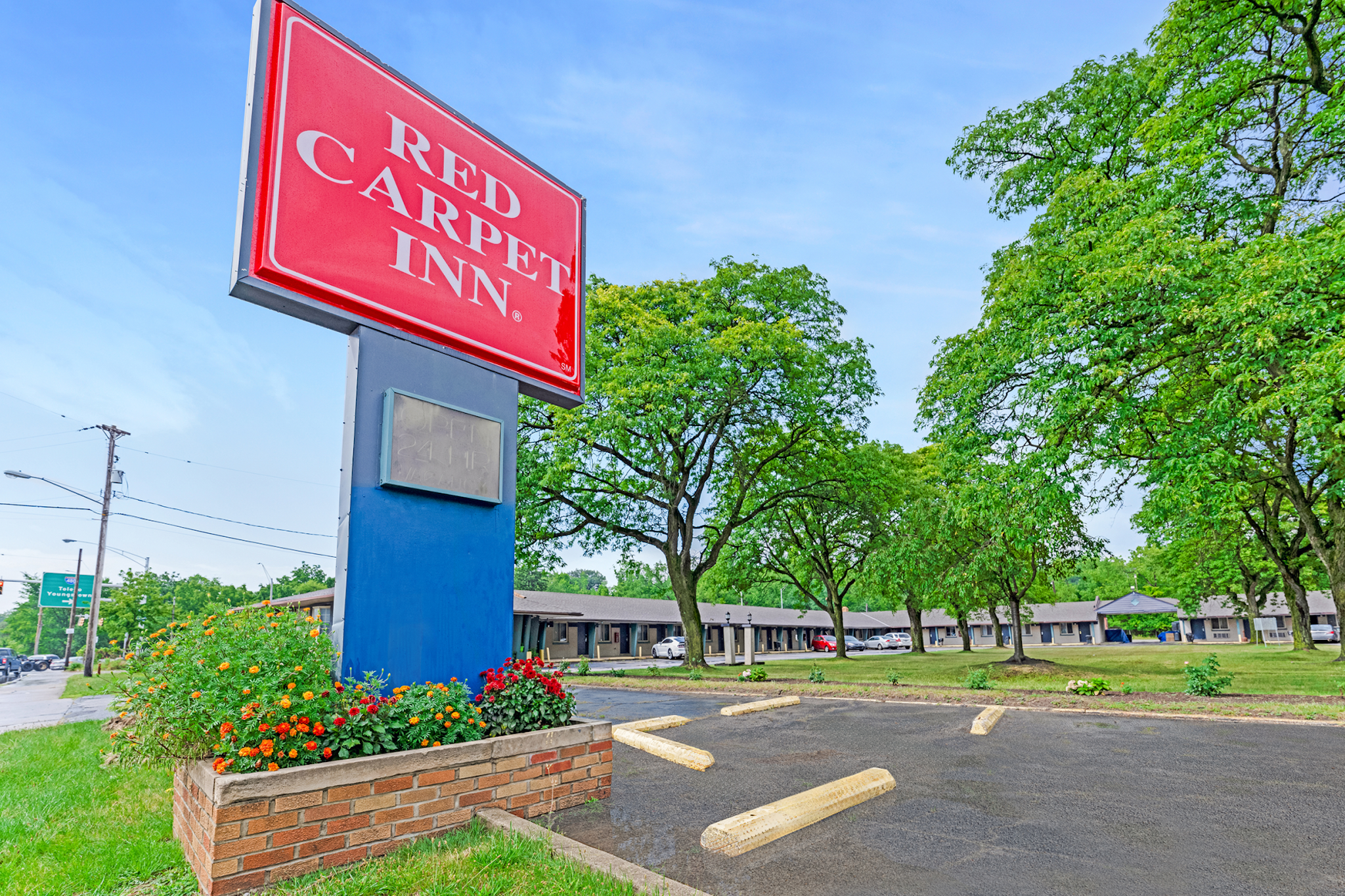 Red Carpet Inn Garfield Heights OH 17/24