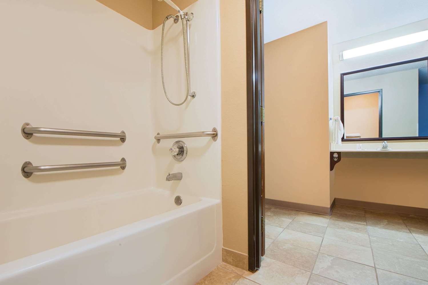 Quality Inn Fairfield, IA 18/18