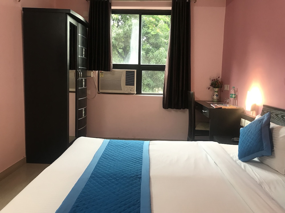 All Seasons Guest House 8/43