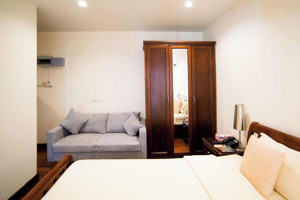 Kanavera Sriracha Hotel and Serviced Apartment 59/77