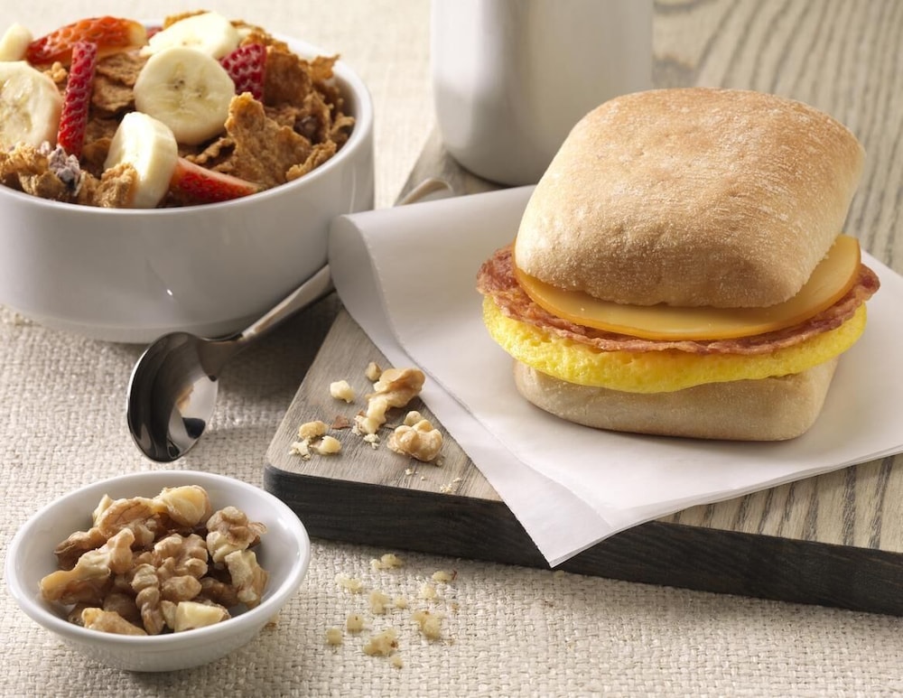 Home2 Suites by Hilton Newark Airport 9/25
