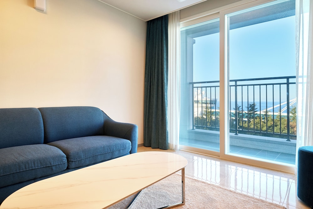 Hotel Withus Jeongdongjin 37/48