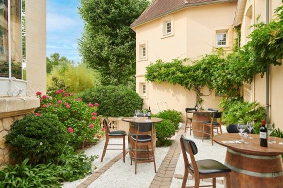Grand Barrail Chateau Resort & Spa 25/30