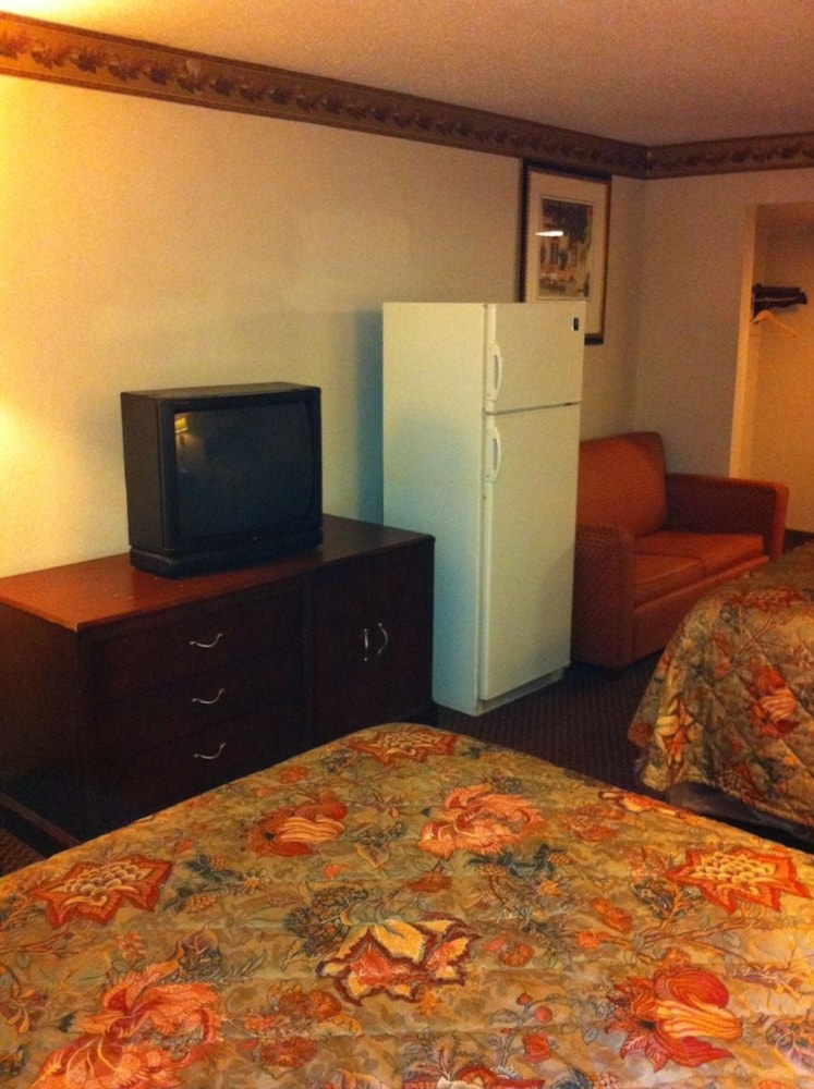 Budget Inn Express 11/16